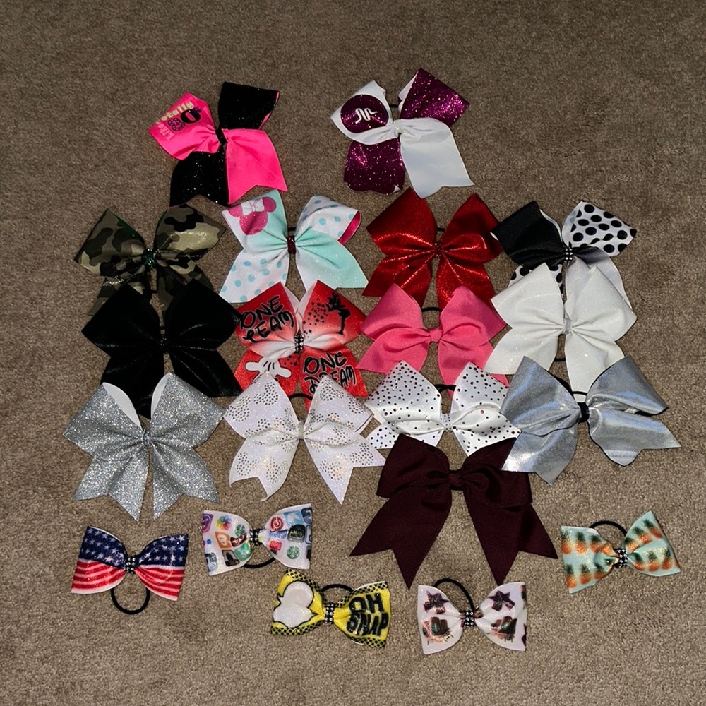 Huge Set of Cheer Bows